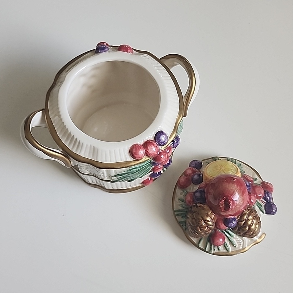 Fitz and Floyd Classics 1990 Winter Spice Christmas Sugar bowl with lid - Picture 6 of 8